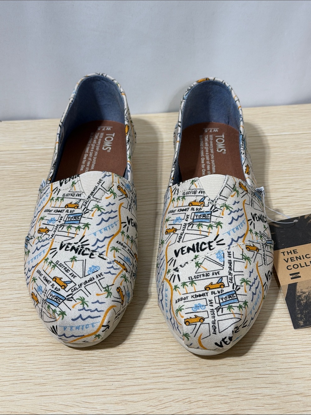 Toms Venice Collection Kraft Shoe Box with Teal Accent